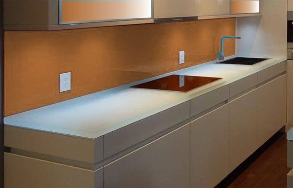 Sheet glass backsplash