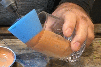 Polishing the inside of a crystal glass with cerium oxide